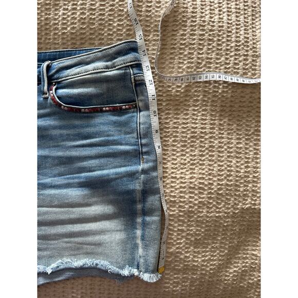 Driftwood Festival Lulu's Denim Cut Off Shorts 30" Waist 4.5" Inseam - Picture 6 of 6